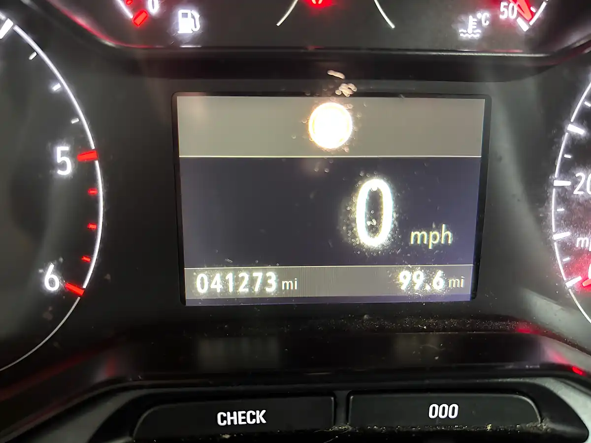 Used 2019 Vauxhall Combo Sportive Red - Interior and Exterior details 15