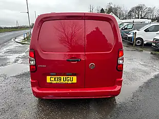 Used 2019 Vauxhall Combo Sportive Red - Interior and Exterior details 5