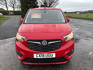 Used 2019 Vauxhall Combo Sportive Red - Interior and Exterior details 9