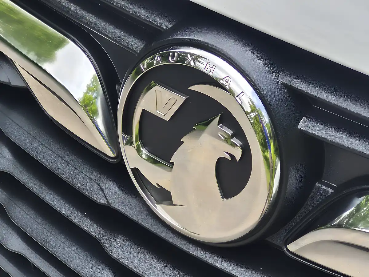 Used 2019 Vauxhall Combo Sportive White - Interior and Exterior details 12