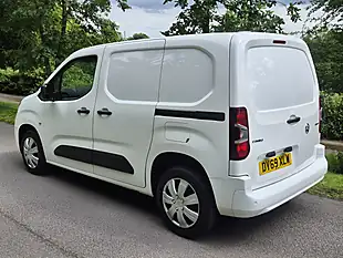 Used 2019 Vauxhall Combo Sportive White - Interior and Exterior details 13