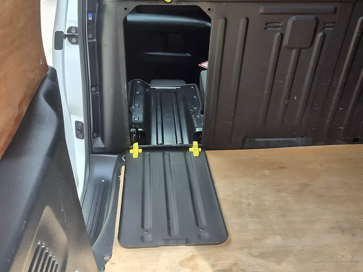 Used 2019 Vauxhall Combo Sportive White - Interior and Exterior details 15