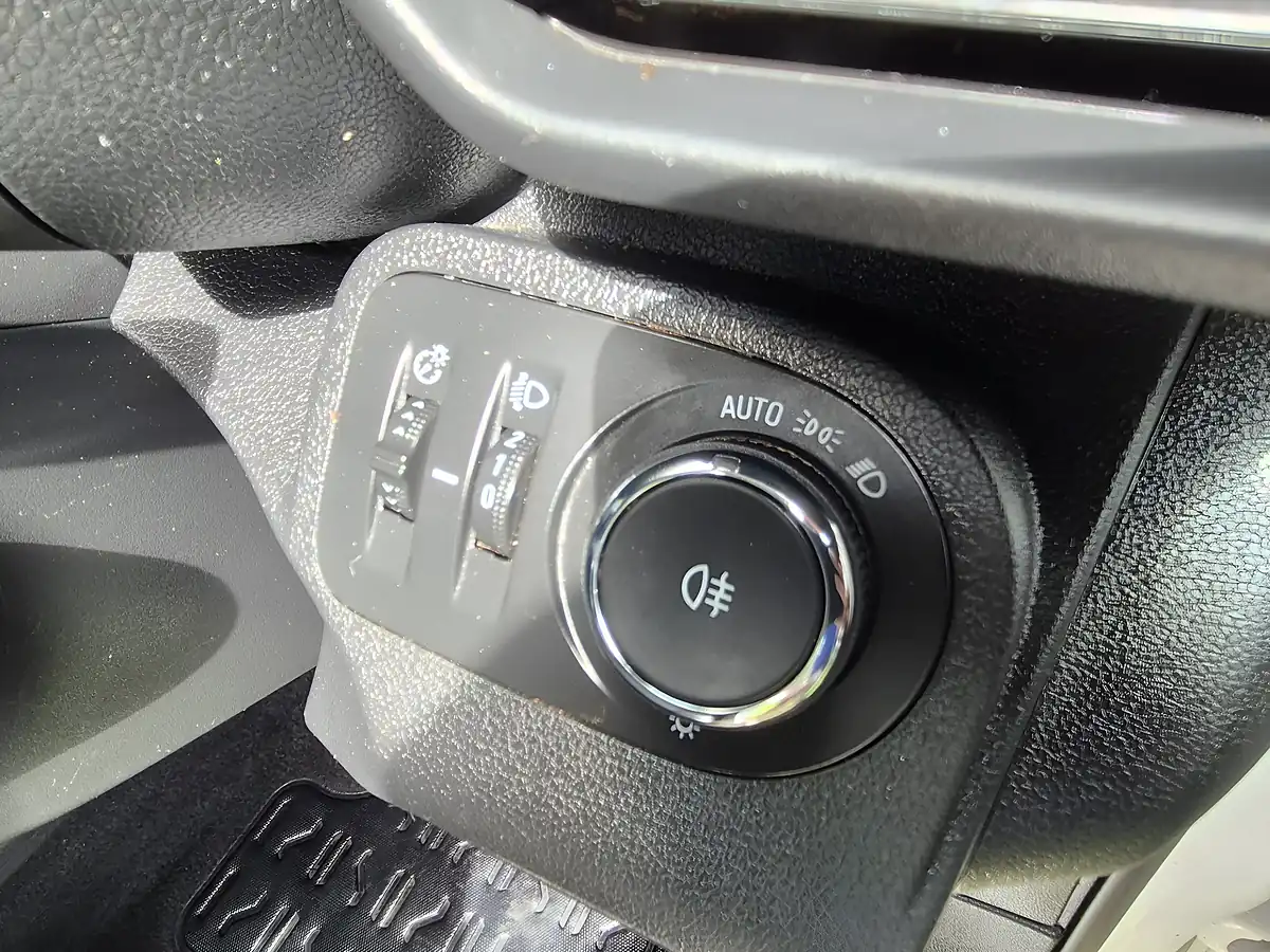Used 2019 Vauxhall Combo Sportive White - Interior and Exterior details 18