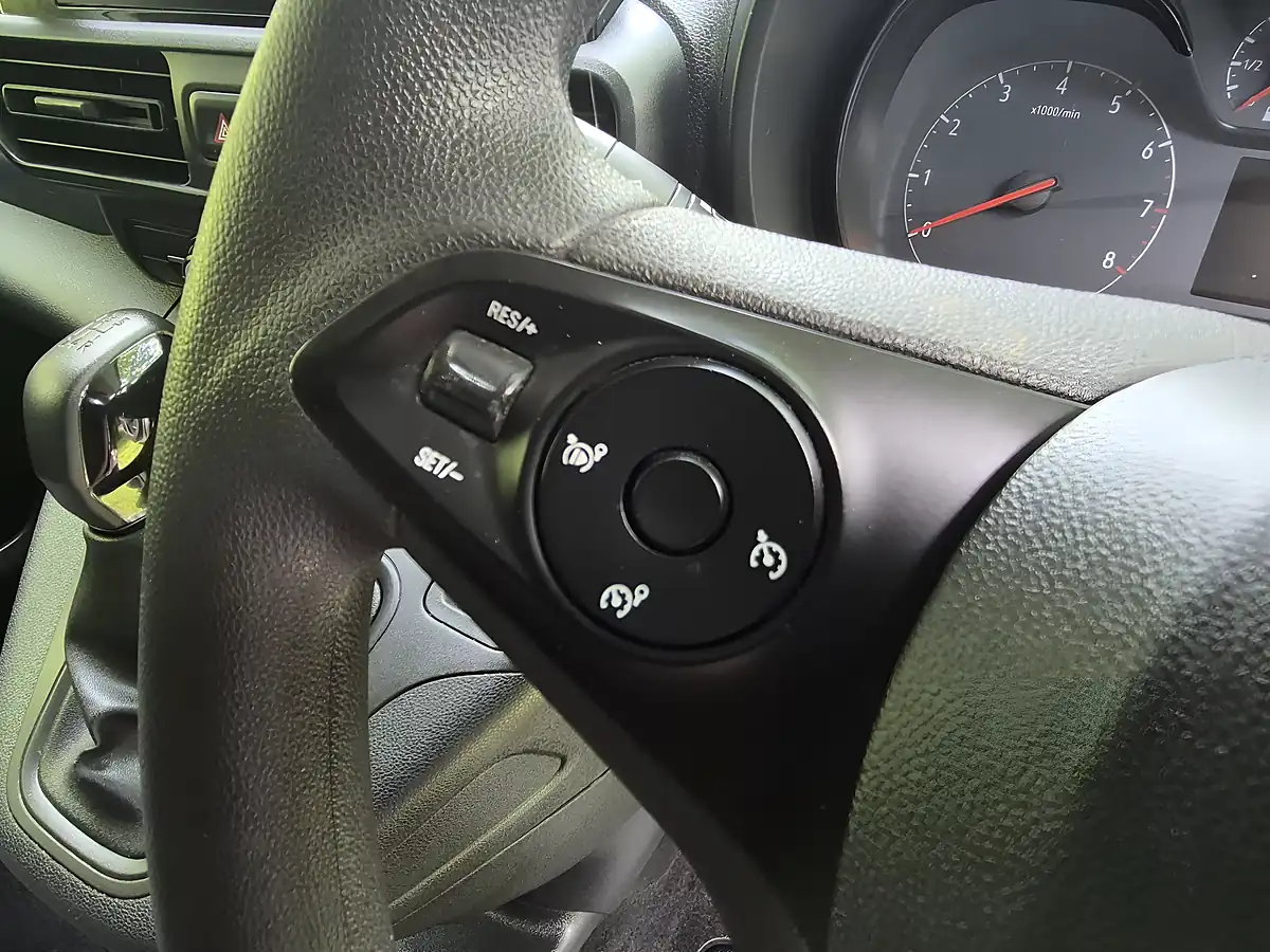 Used 2019 Vauxhall Combo Sportive White - Interior and Exterior details 19