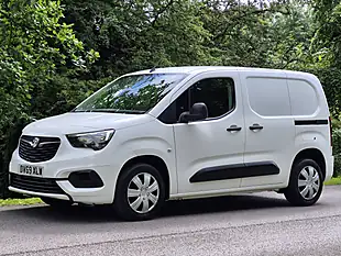 Used 2019 Vauxhall Combo Sportive White - Interior and Exterior details 3