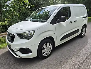 Used 2019 Vauxhall Combo Sportive White - Interior and Exterior details 5