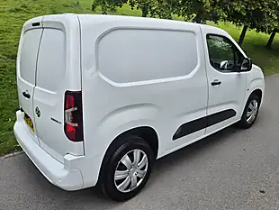 Used 2019 Vauxhall Combo Sportive White - Interior and Exterior details 7