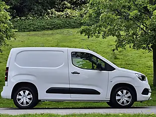 Used 2019 Vauxhall Combo Sportive White - Interior and Exterior details 8