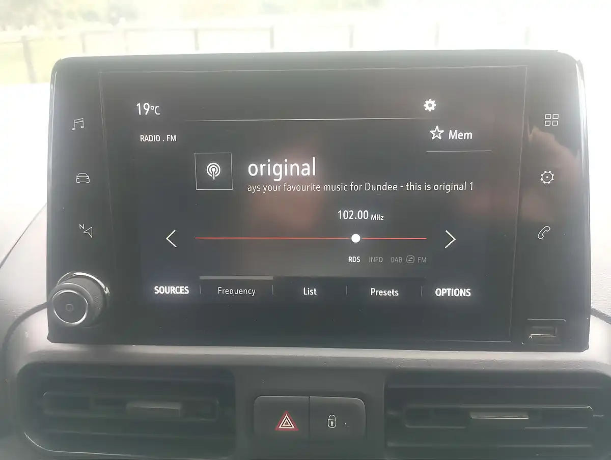 Used 2019 Vauxhall Combo Sportive White - Interior and Exterior details 11