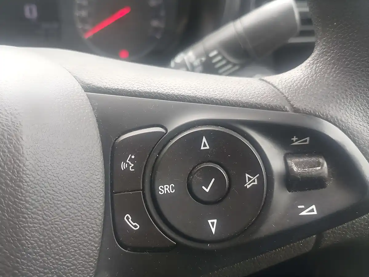 Used 2019 Vauxhall Combo Sportive White - Interior and Exterior details 15
