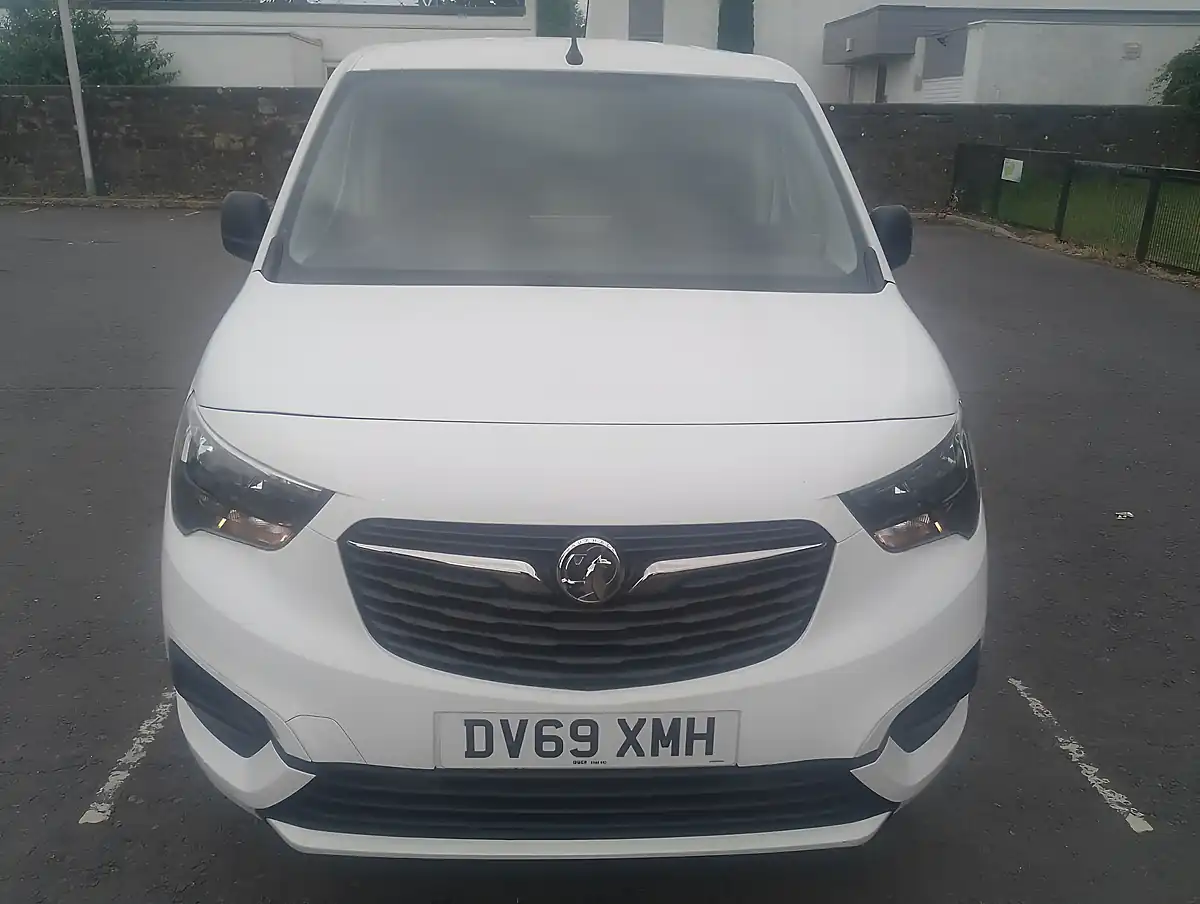 Used 2019 Vauxhall Combo Sportive White - Interior and Exterior details 2