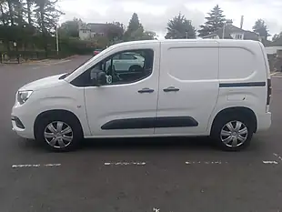 Used 2019 Vauxhall Combo Sportive White - Interior and Exterior details 4