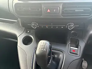 Used 2019 Vauxhall Combo Sportive White - Interior and Exterior details 17