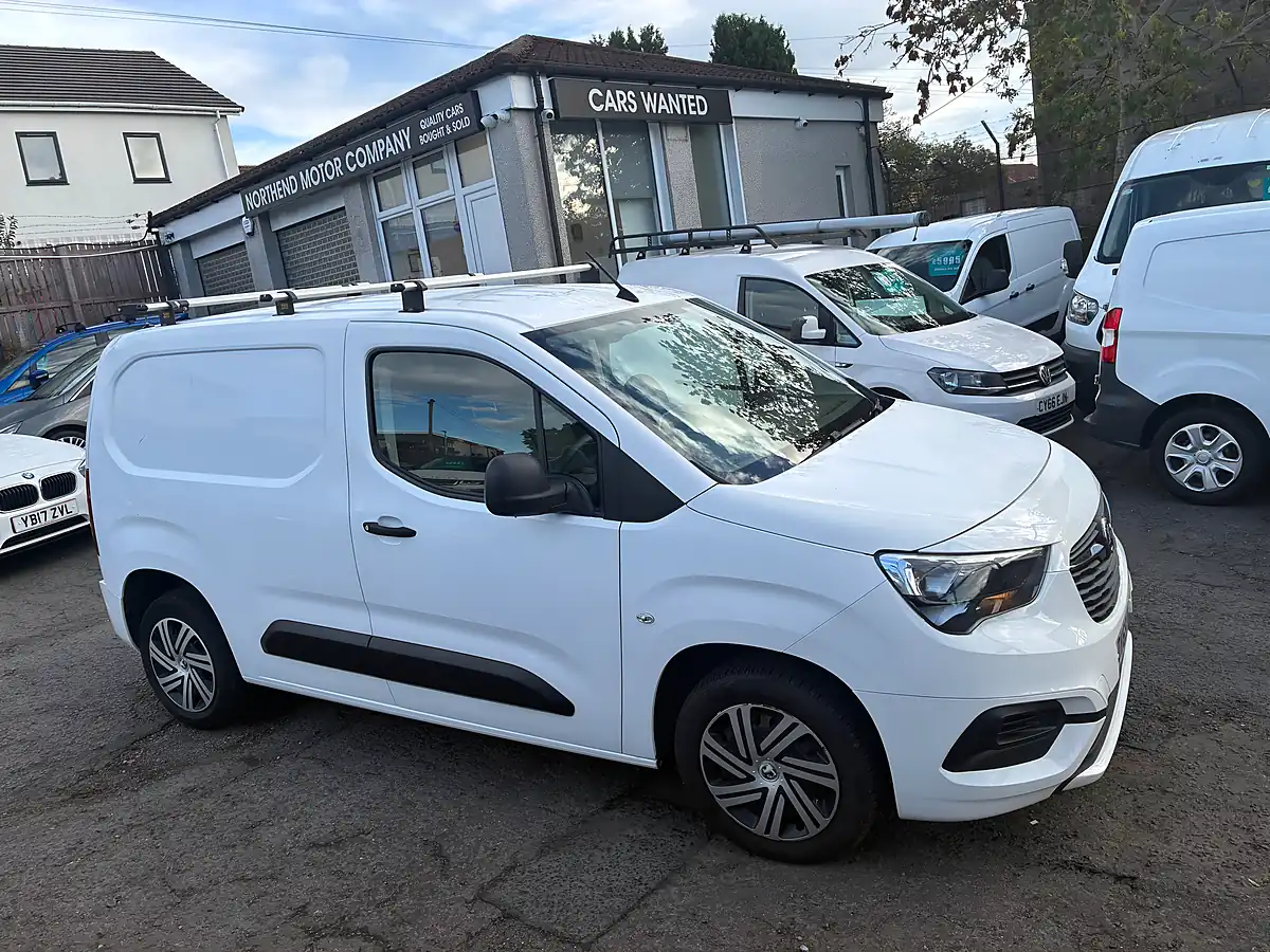 Used 2019 Vauxhall Combo Sportive White - Interior and Exterior details 2