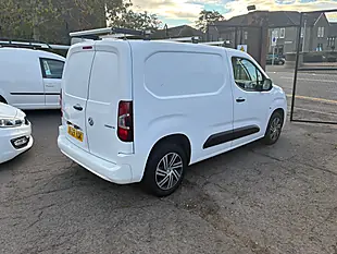Used 2019 Vauxhall Combo Sportive White - Interior and Exterior details 3