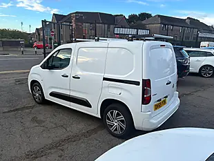 Used 2019 Vauxhall Combo Sportive White - Interior and Exterior details 5