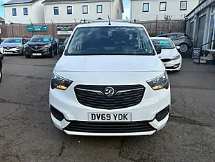 Used 2019 Vauxhall Combo Sportive White - Interior and Exterior details 8
