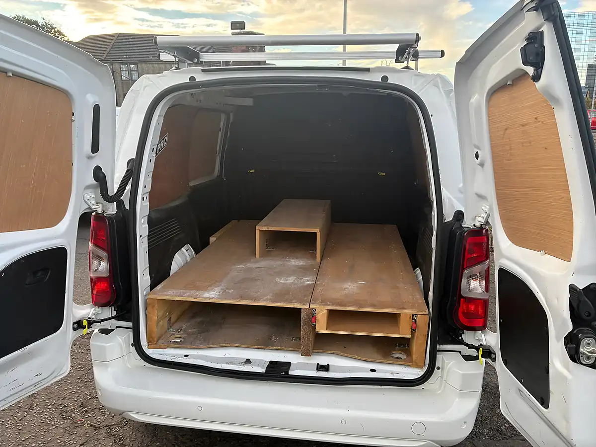 Used 2019 Vauxhall Combo Sportive White - Interior and Exterior details 9