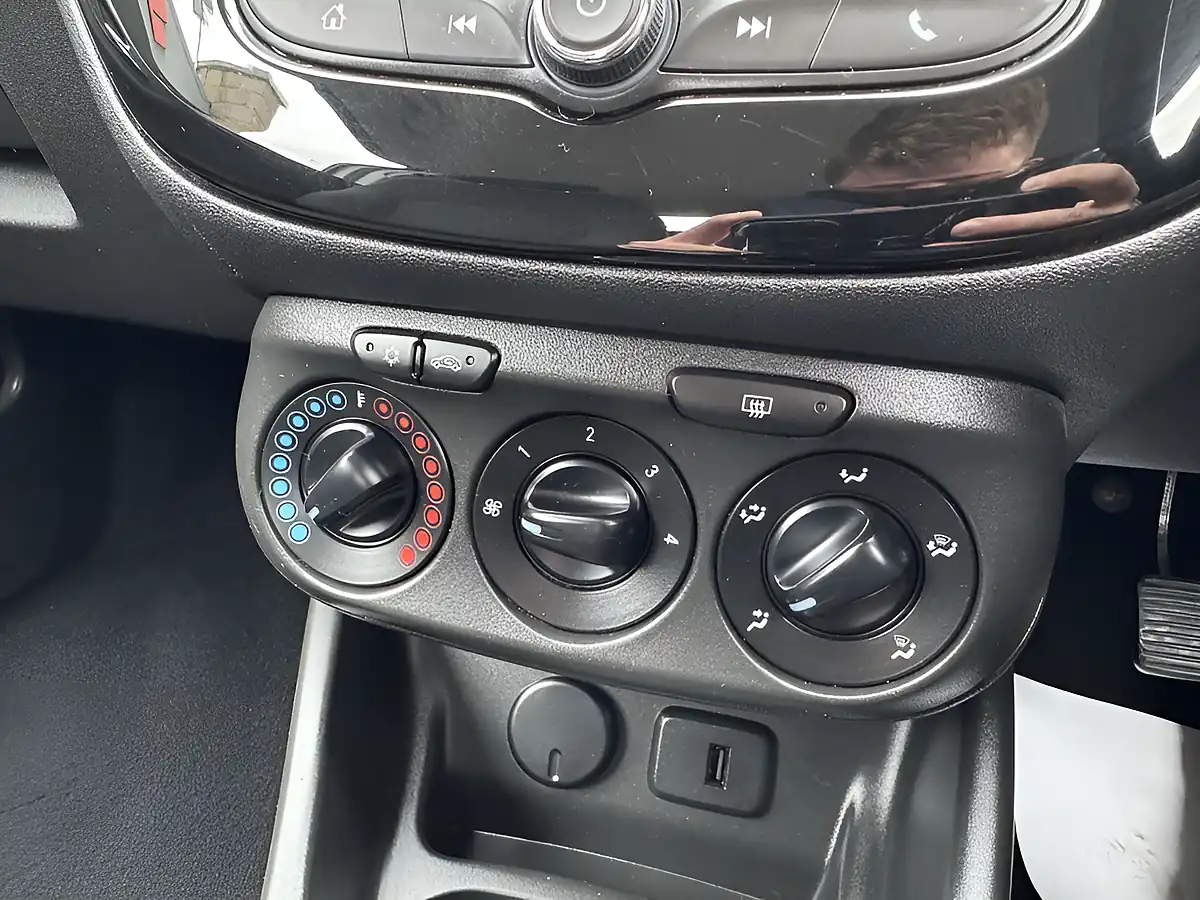 Used 2019 Vauxhall Corsa Energy White - Interior and Exterior details 15