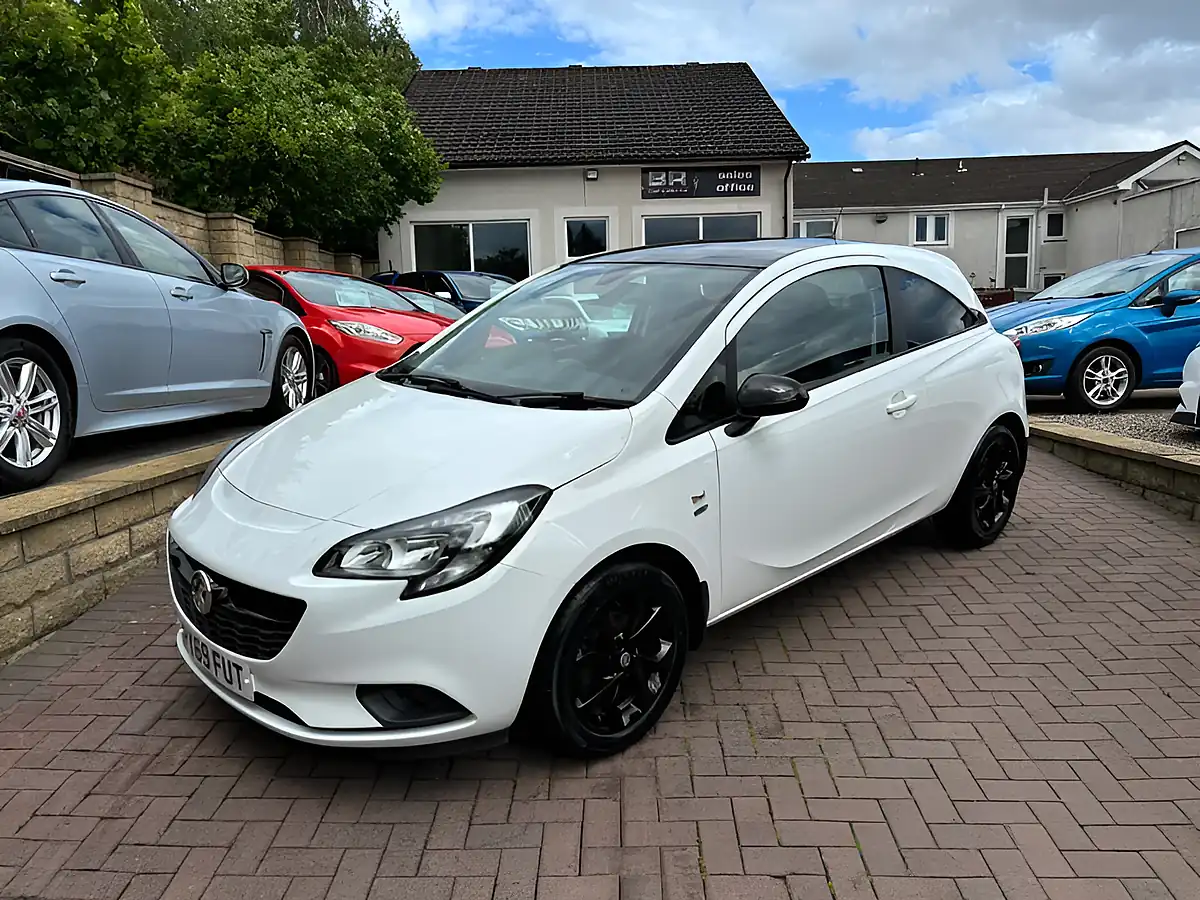 Used 2019 Vauxhall Corsa Griffin Arctic White - Front View