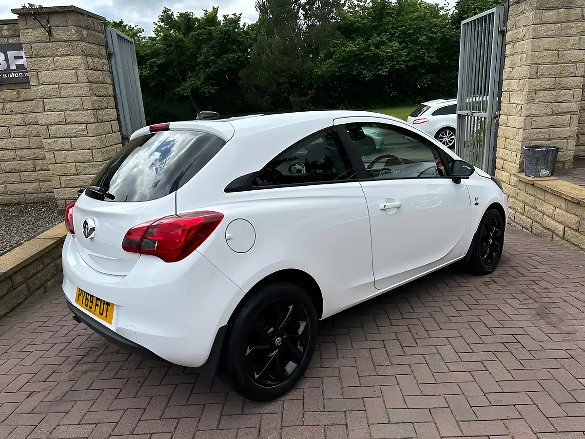 Used 2019 Vauxhall Corsa Griffin Arctic White - Interior and Exterior details 12