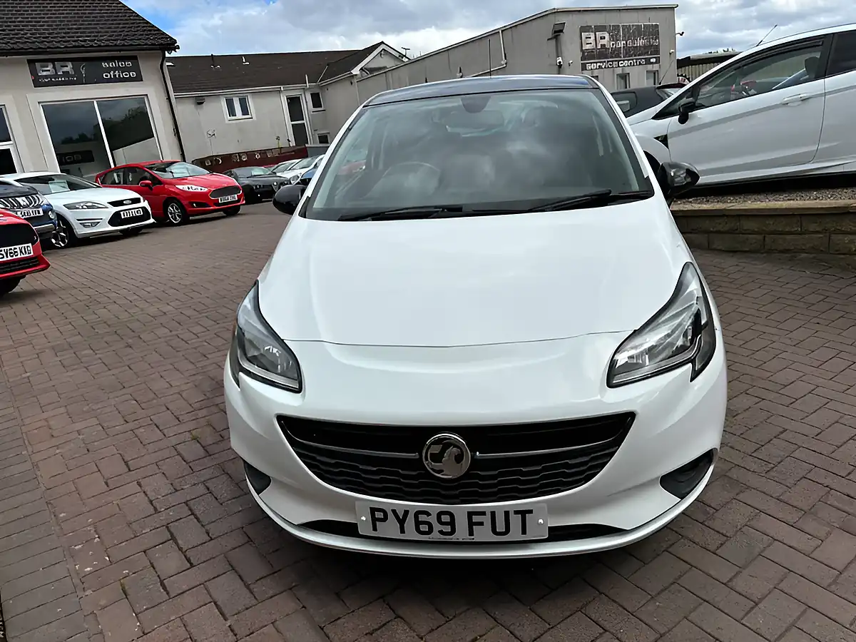 Used 2019 Vauxhall Corsa Griffin Arctic White - Interior and Exterior details 17