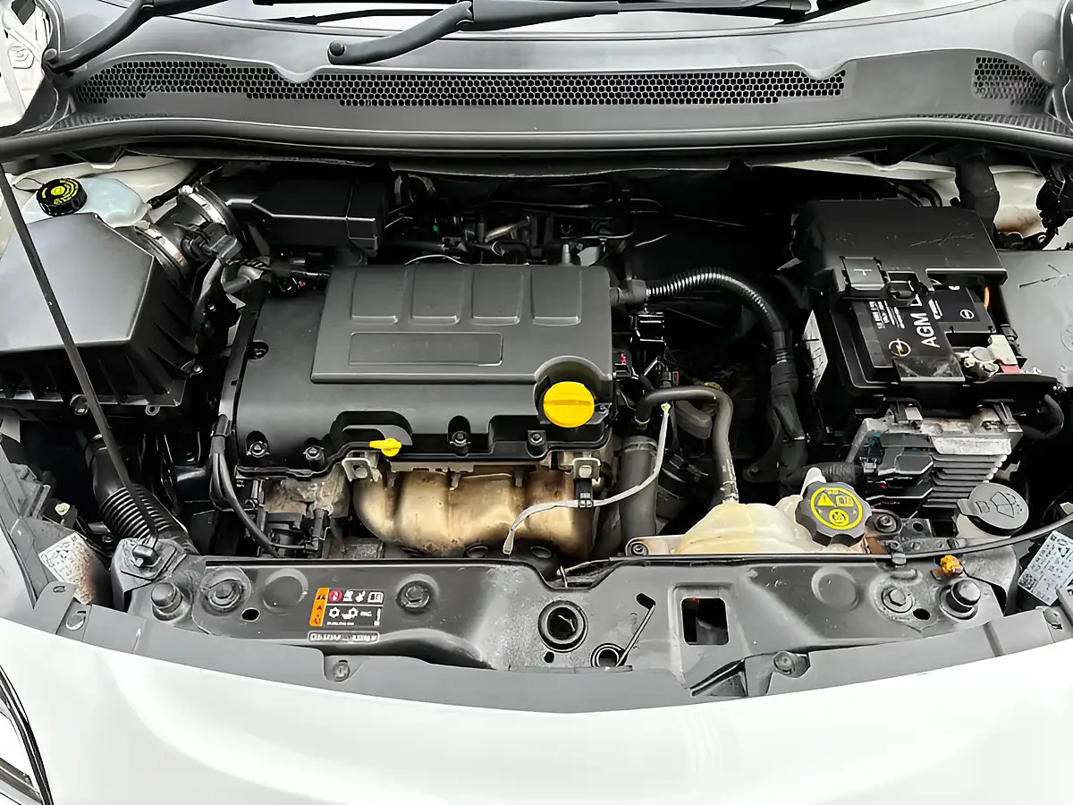 Used 2019 Vauxhall Corsa Griffin Arctic White - Interior and Exterior details 20