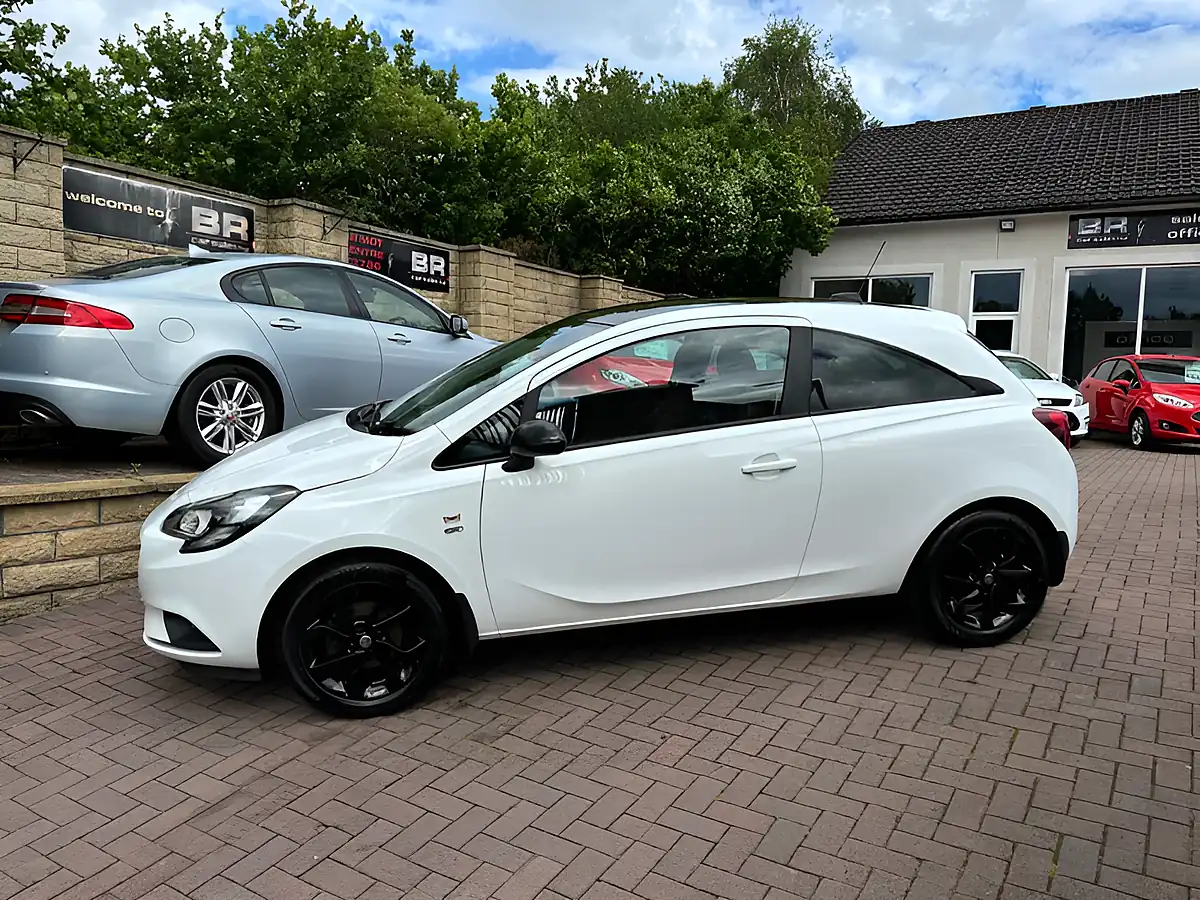 Used 2019 Vauxhall Corsa Griffin Arctic White - Interior and Exterior details 5
