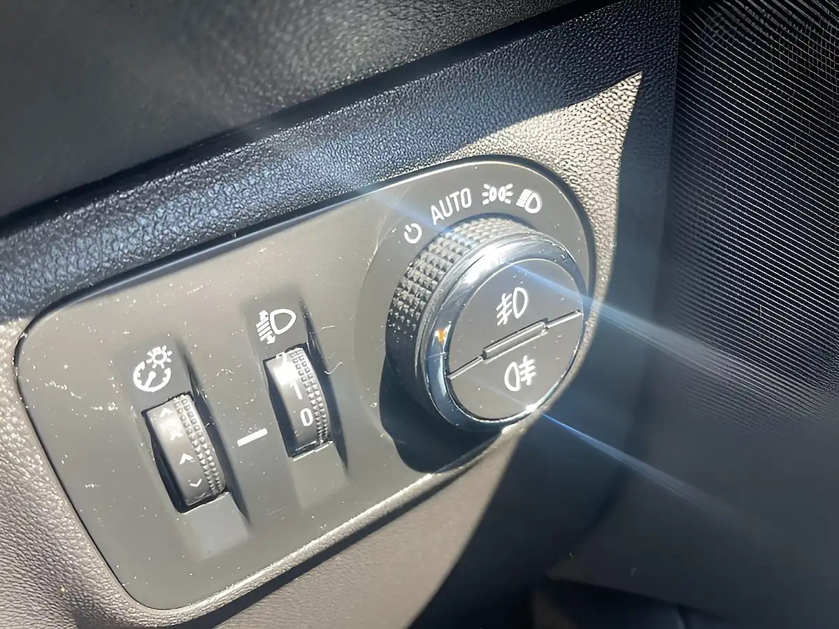 Used 2019 Vauxhall Corsa Griffin Silver - Interior and Exterior details 12