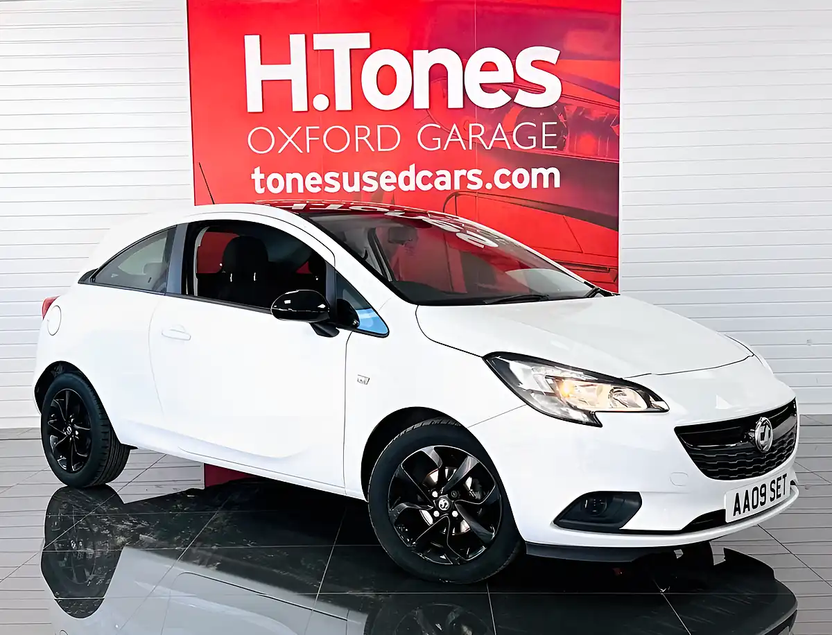 Used 2019 Vauxhall Corsa Griffin White - Front View