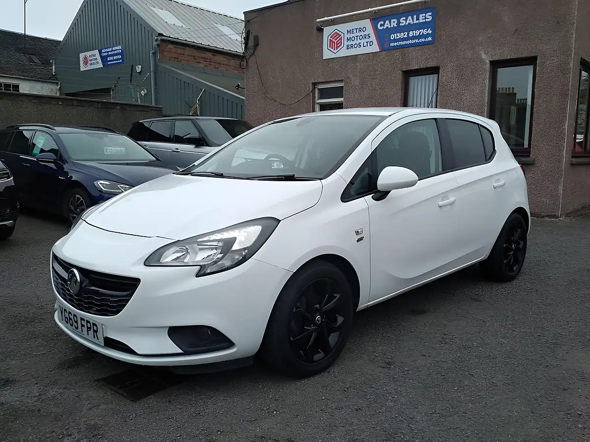 Used 2019 Vauxhall Corsa Griffin White - Front View
