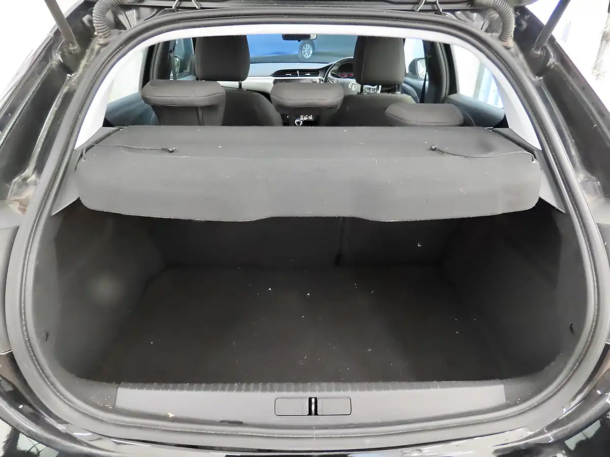Used 2019 Vauxhall Corsa Se Nav Black - Interior and Exterior details 6
