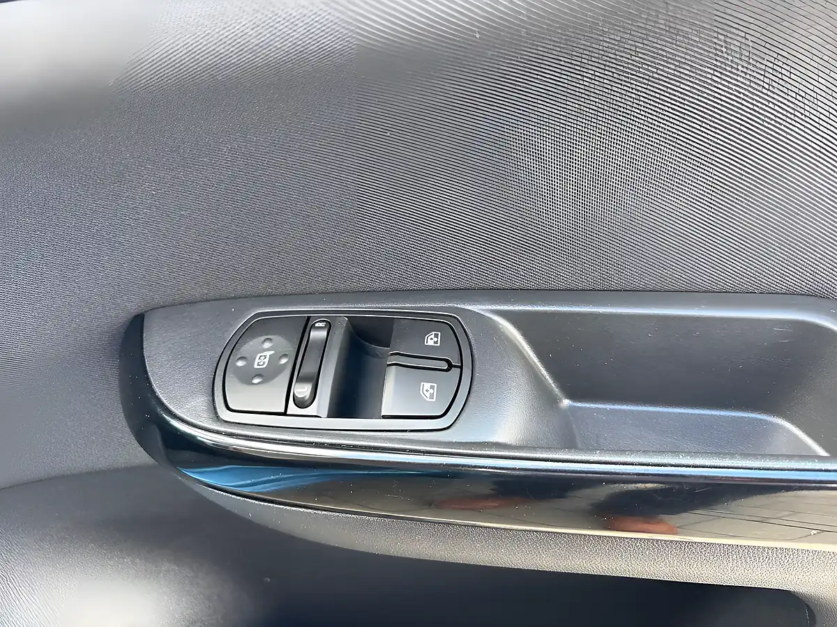 Used 2019 Vauxhall Corsa Se Nav Blue - Interior and Exterior details 14