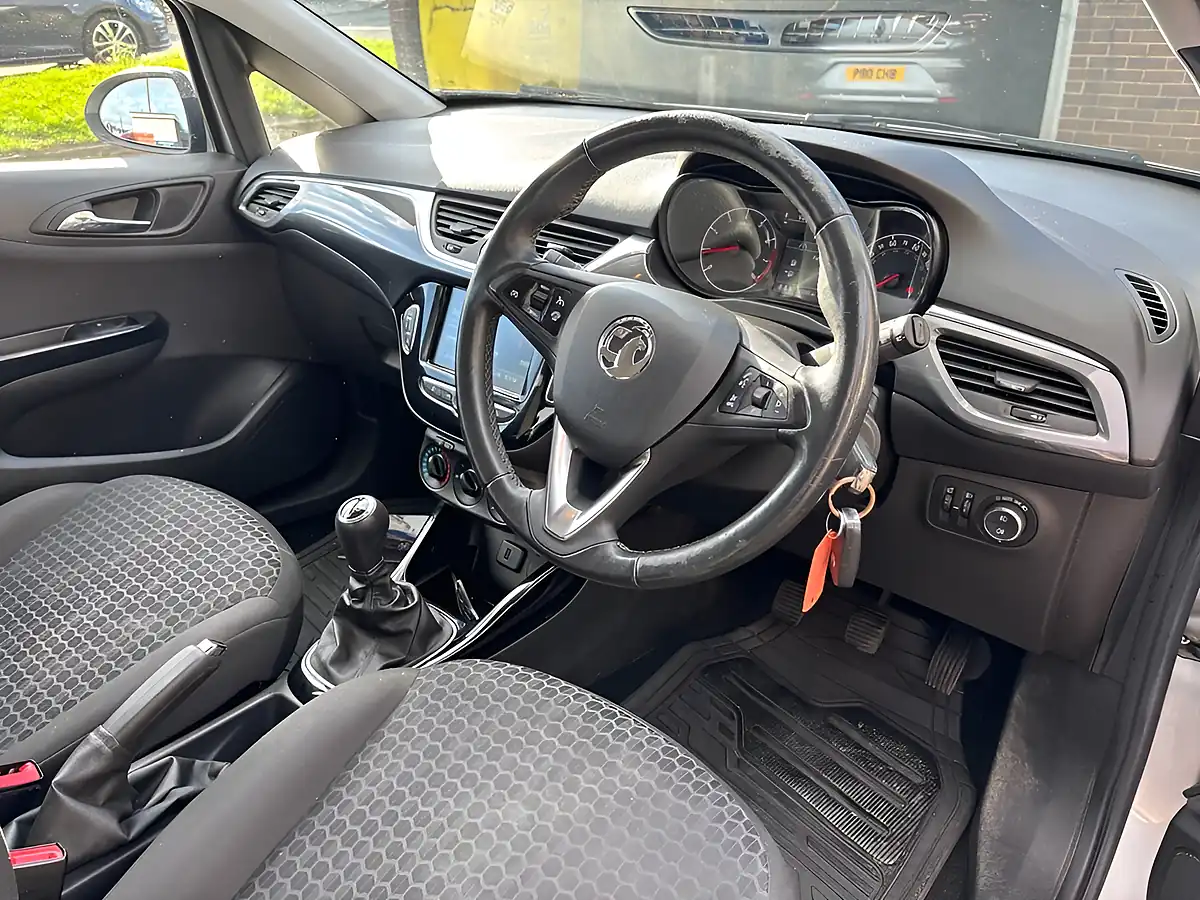 Used 2019 Vauxhall Corsa Se Nav Silver - Interior and Exterior details 5
