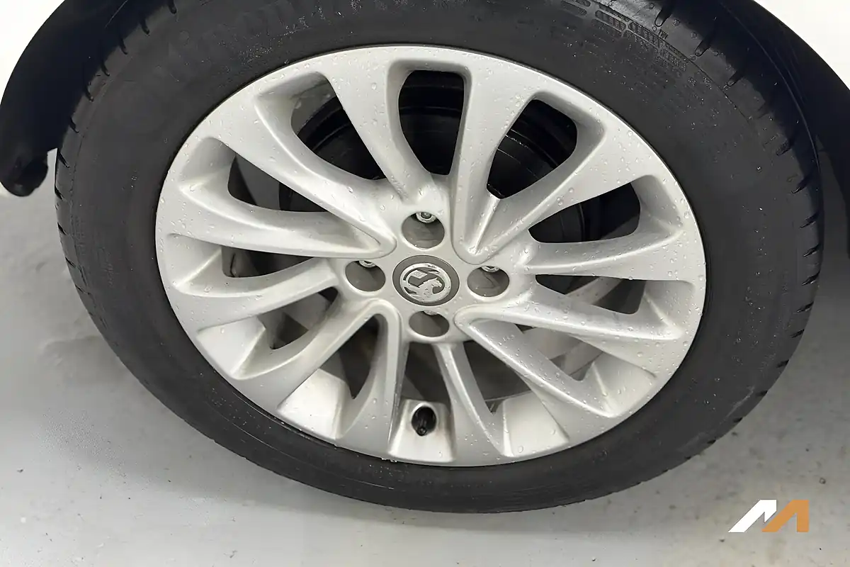 Used 2019 Vauxhall Corsa Se Nav Summit White - Interior and Exterior details 13