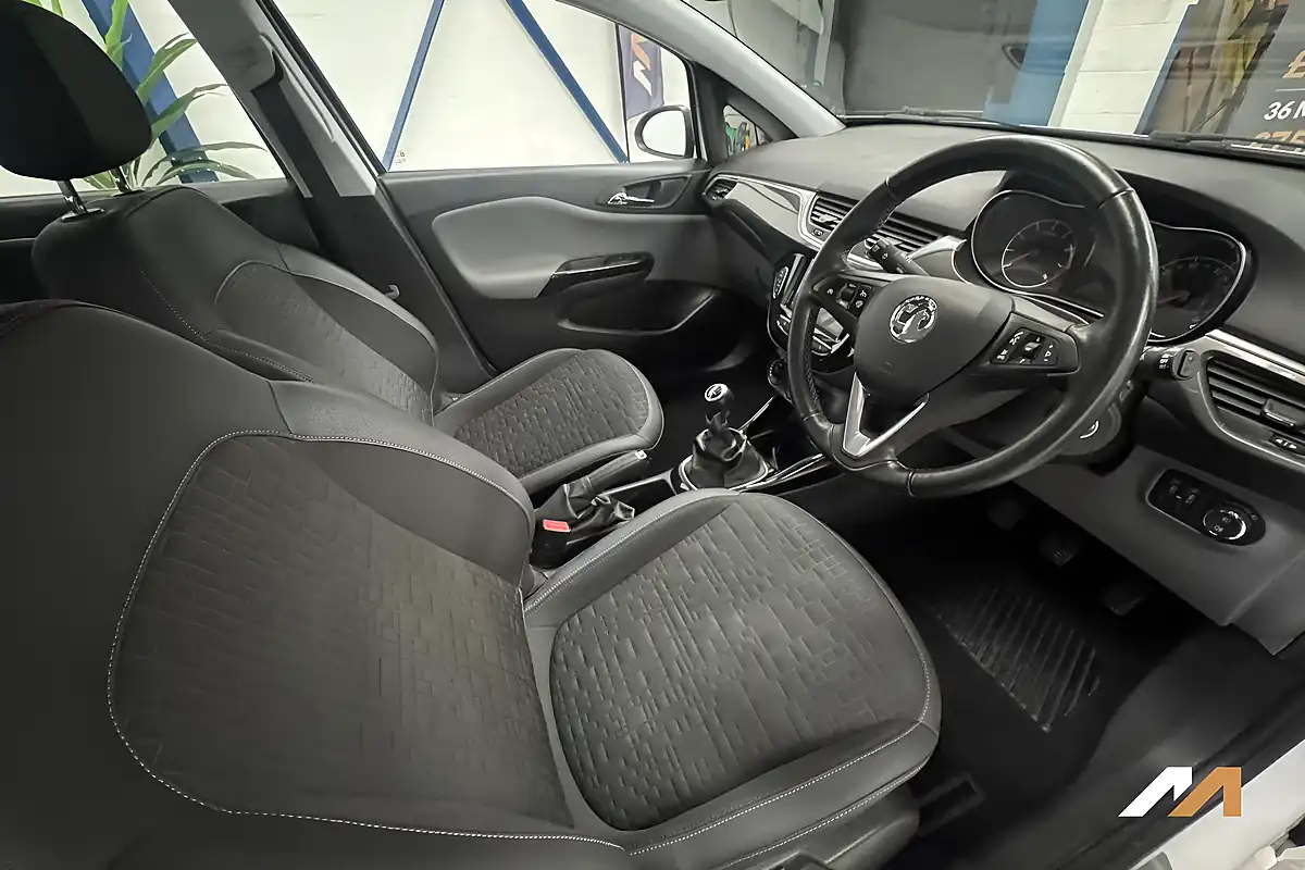 Used 2019 Vauxhall Corsa Se Nav Summit White - Interior and Exterior details 16