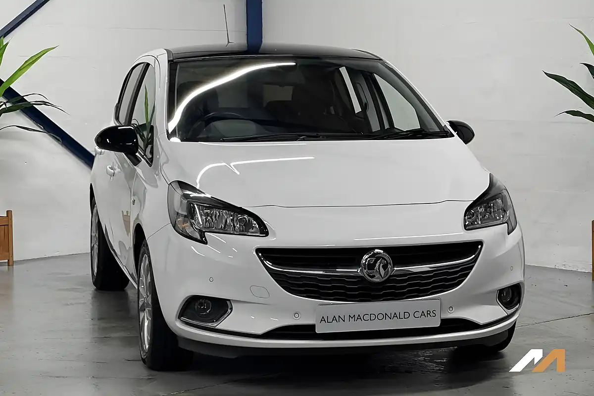 Used 2019 Vauxhall Corsa Se Nav Summit White - Interior and Exterior details 8