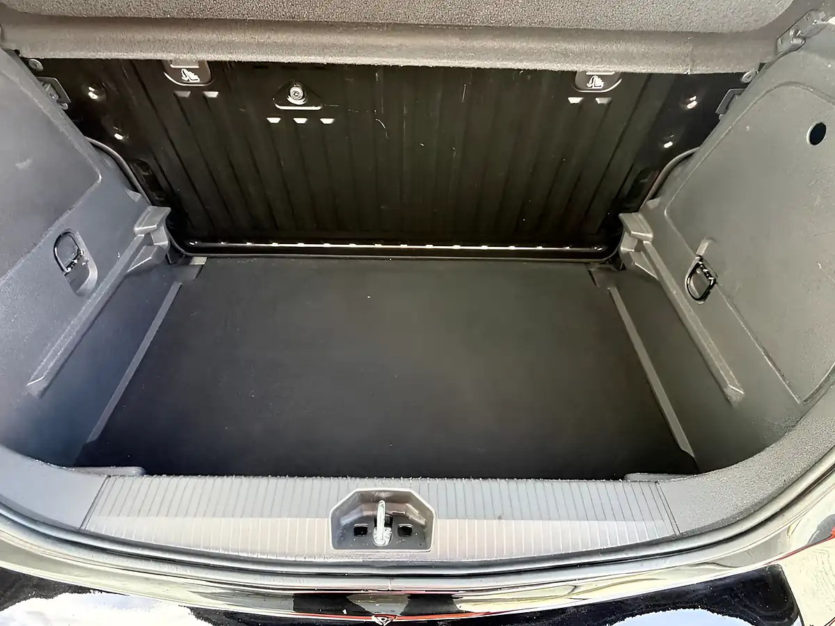 Used 2019 Vauxhall Corsa Sri Vx-Line Nav Black - Interior and Exterior details 6