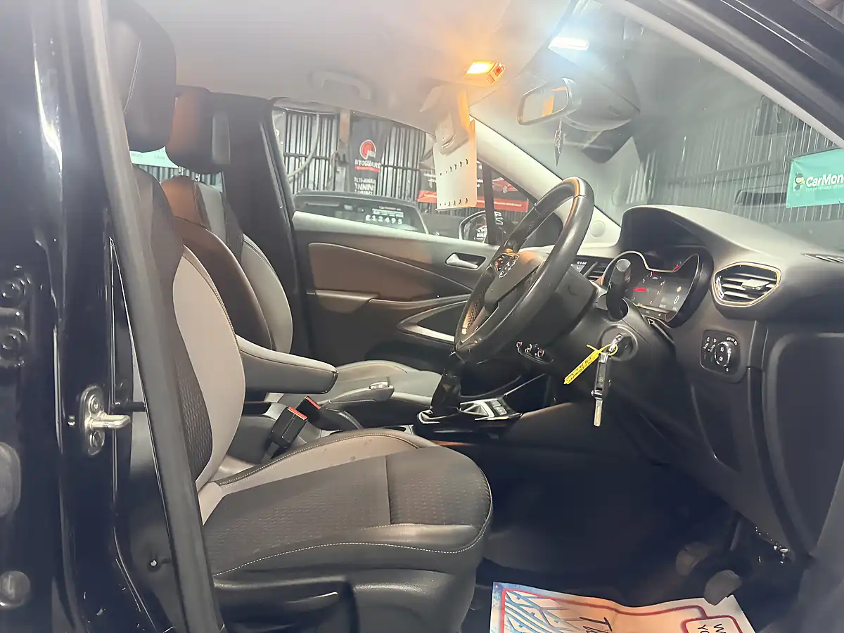 Used 2019 Vauxhall Crossland X Business Edition Nav Black - Interior and Exterior details 16
