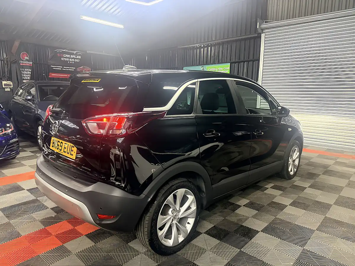 Used 2019 Vauxhall Crossland X Business Edition Nav Black - Interior and Exterior details 9