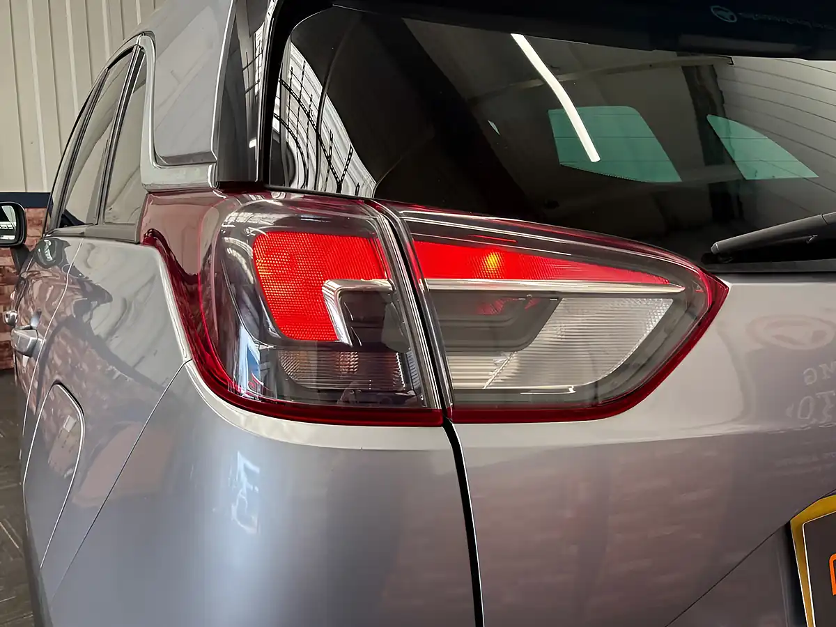 Used 2019 Vauxhall Crossland X Elite Grey - Interior and Exterior details 18