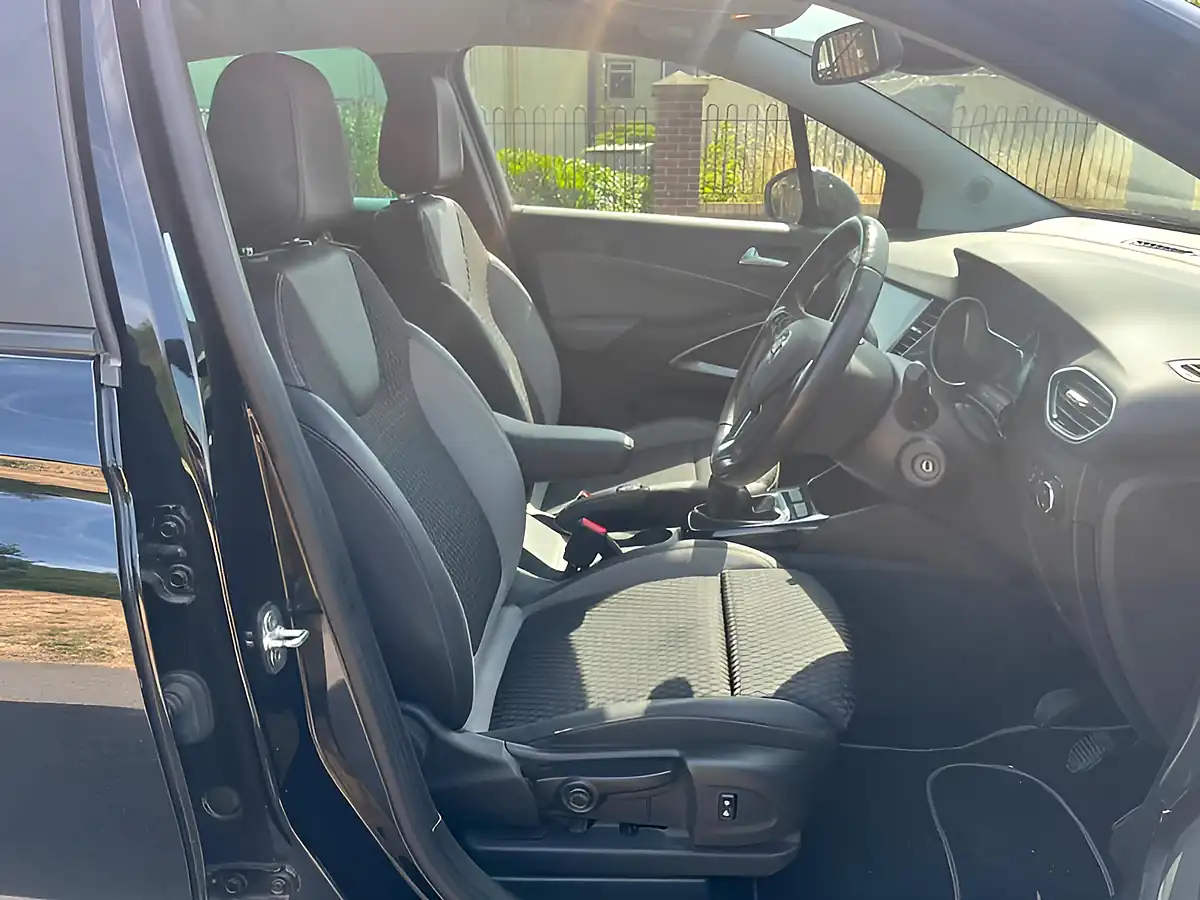 Used 2019 Vauxhall Crossland X Elite Nav Black - Interior and Exterior details 12