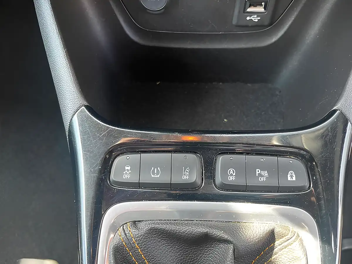 Used 2019 Vauxhall Crossland X Elite Nav Black - Interior and Exterior details 16