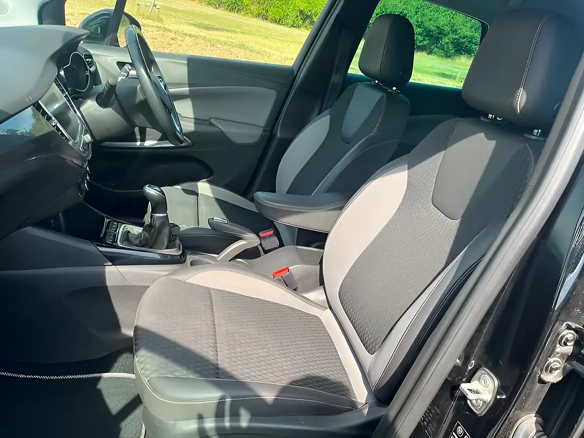 Used 2019 Vauxhall Crossland X Elite Nav Black - Interior and Exterior details 7
