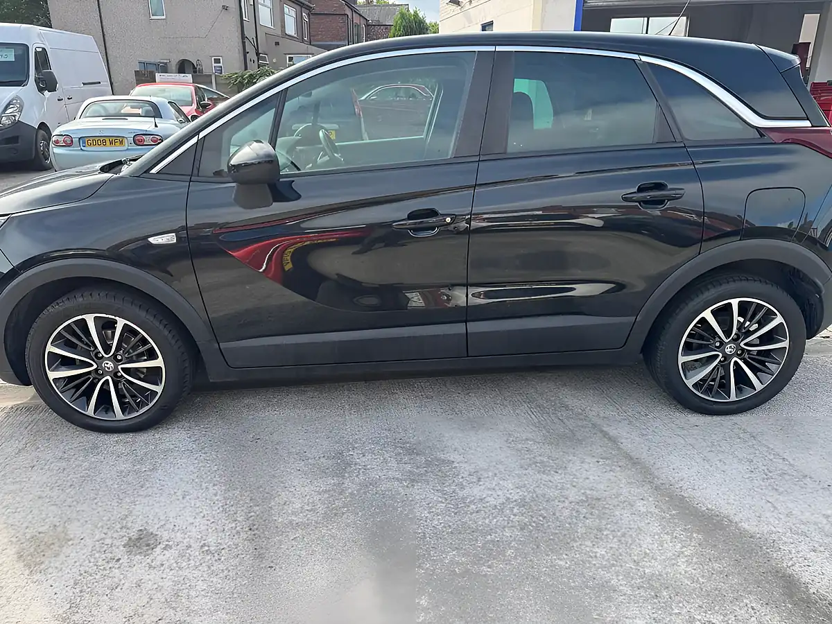 Used 2019 Vauxhall Crossland X Elite Nav Black - Interior and Exterior details 3