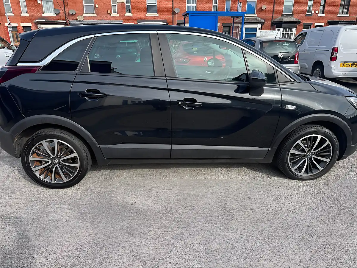 Used 2019 Vauxhall Crossland X Elite Nav Black - Interior and Exterior details 9