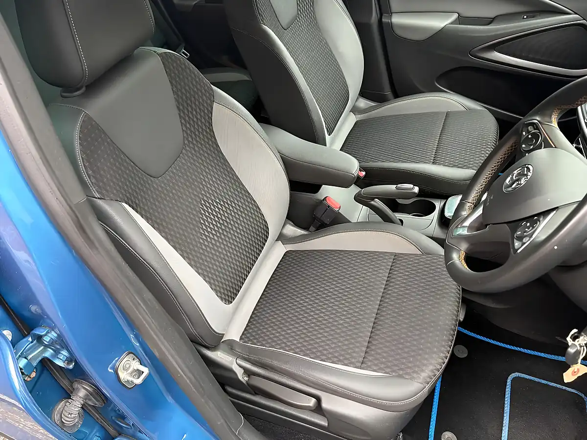 Used 2019 Vauxhall Crossland X Elite Nav Blue - Interior and Exterior details 10
