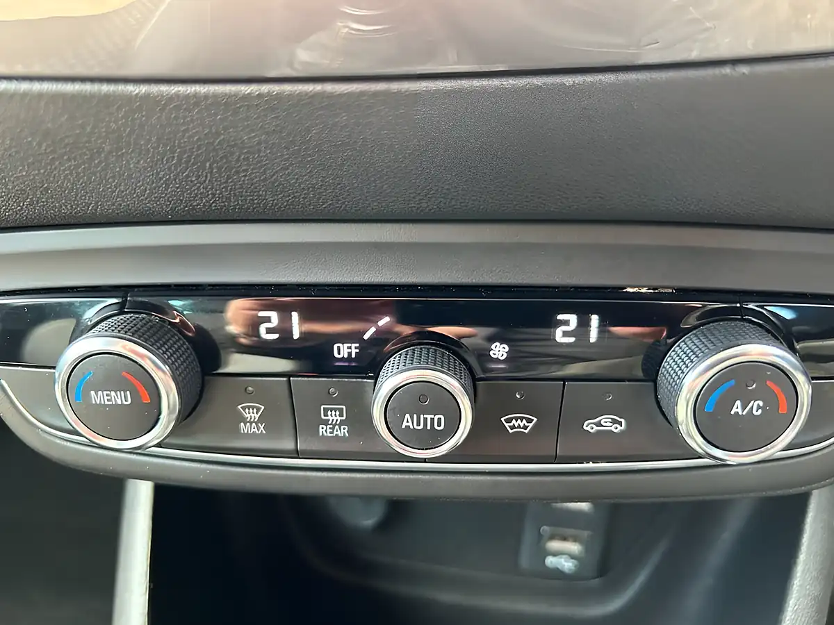 Used 2019 Vauxhall Crossland X Elite Nav Grey - Interior and Exterior details 12