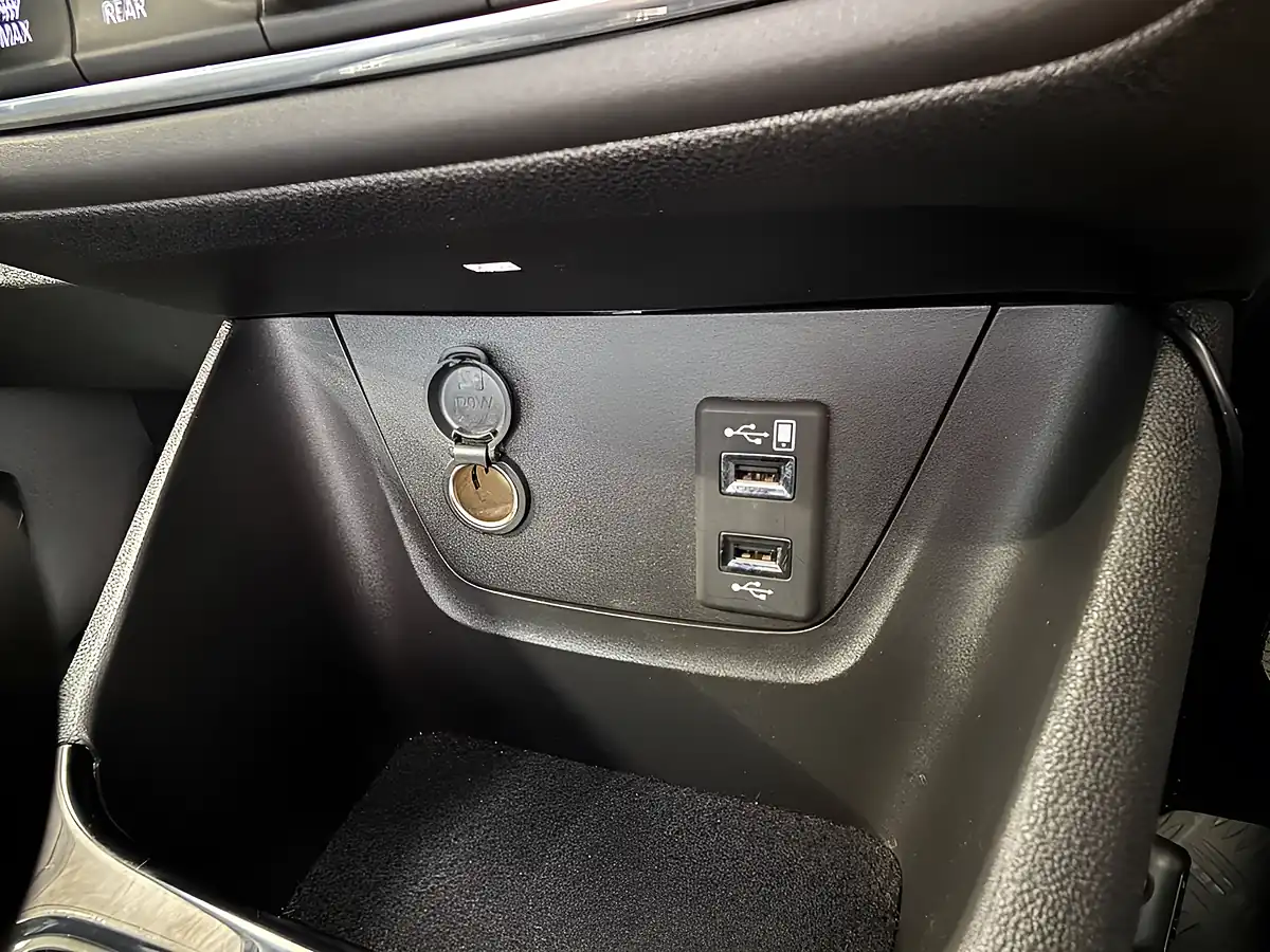 Used 2019 Vauxhall Crossland X Elite Nav Orange - Interior and Exterior details 16