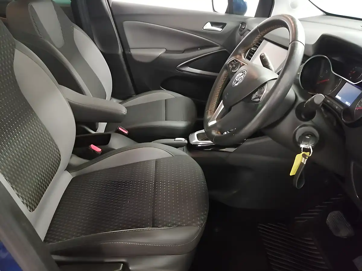 Used 2019 Vauxhall Crossland X Elite Nav Persian Blue - Interior and Exterior details 10